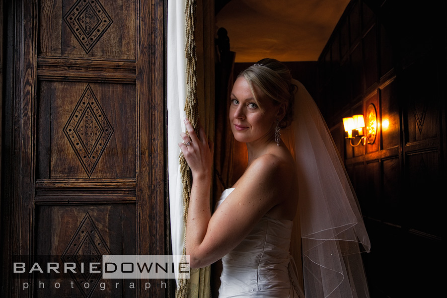 hedingham-castle-bride-at-window