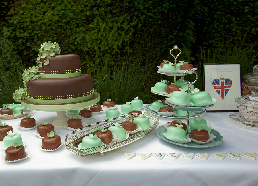 wedding-at-cotswold-house-garden-party Karen & Neil's wedding at Cotswold House Hotel 1