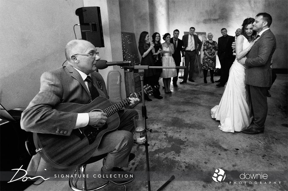 bride-being-serranaded-by-father
