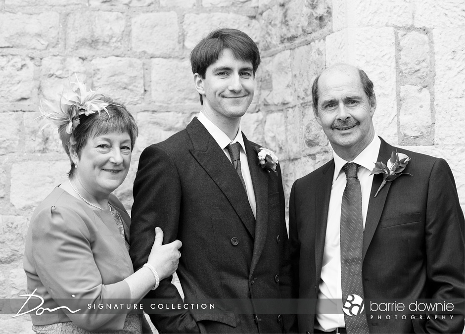 stationers-hall-wedding-photos-groom-and-parents