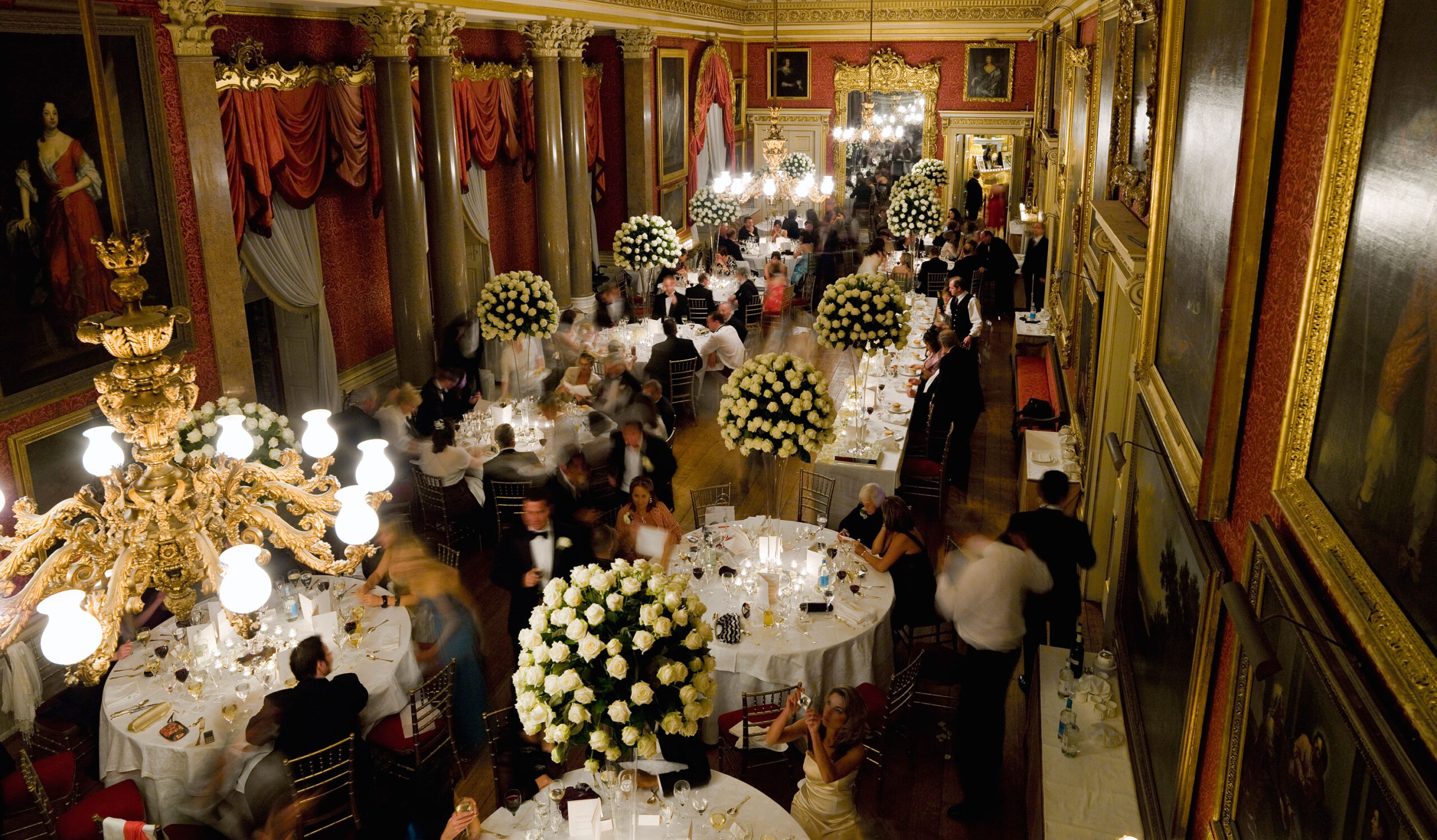 robbie-honey-flowers-goodwood-house-luxury wedding