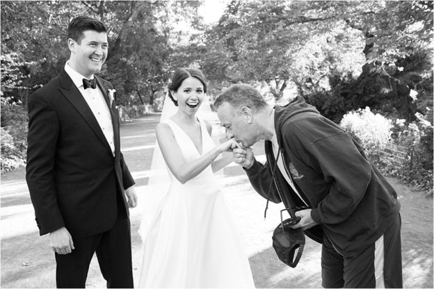 new-york-wedding-tom-hanks-selfie