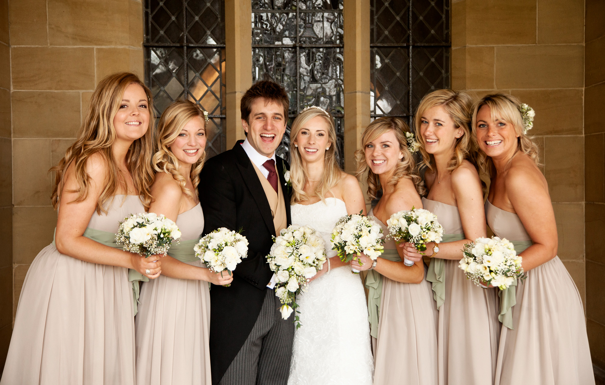weddings-at-hever-castle-bride-and-groom-with-bridesmaids