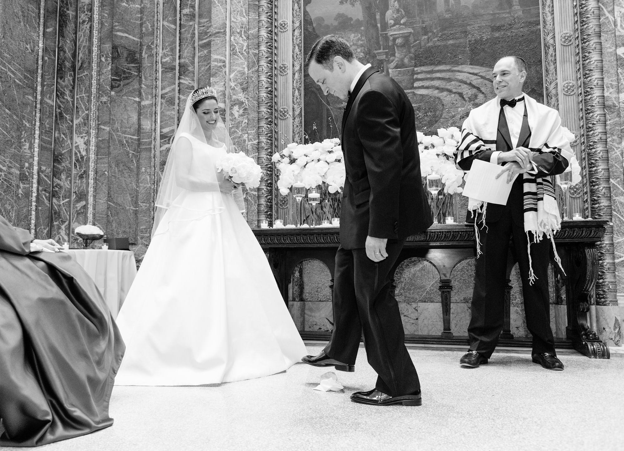 smashing-the-glass-at-jewish-wedding-new-york