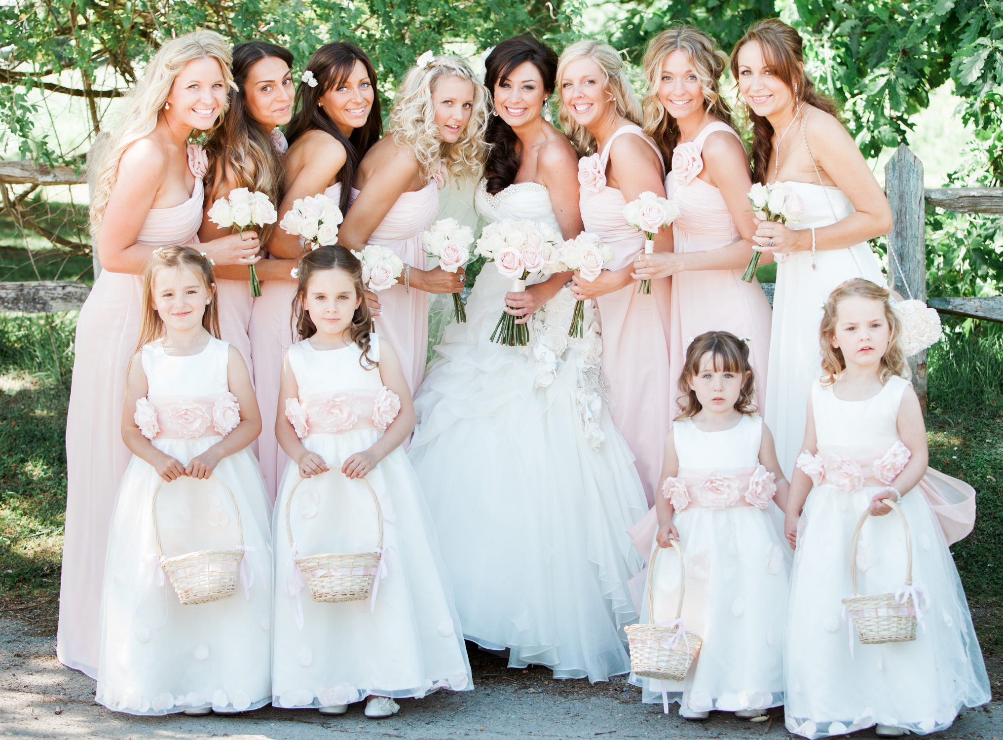 WEDDING PHOTO BRIDE AND BRIDESMAIDS