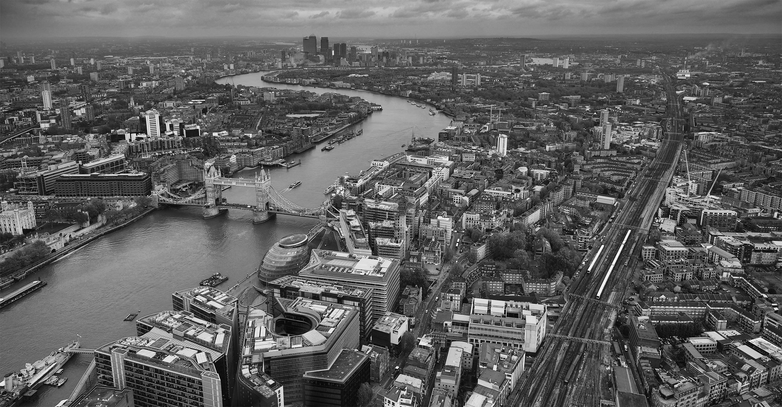 tower-bridge-london-headshot-photography
