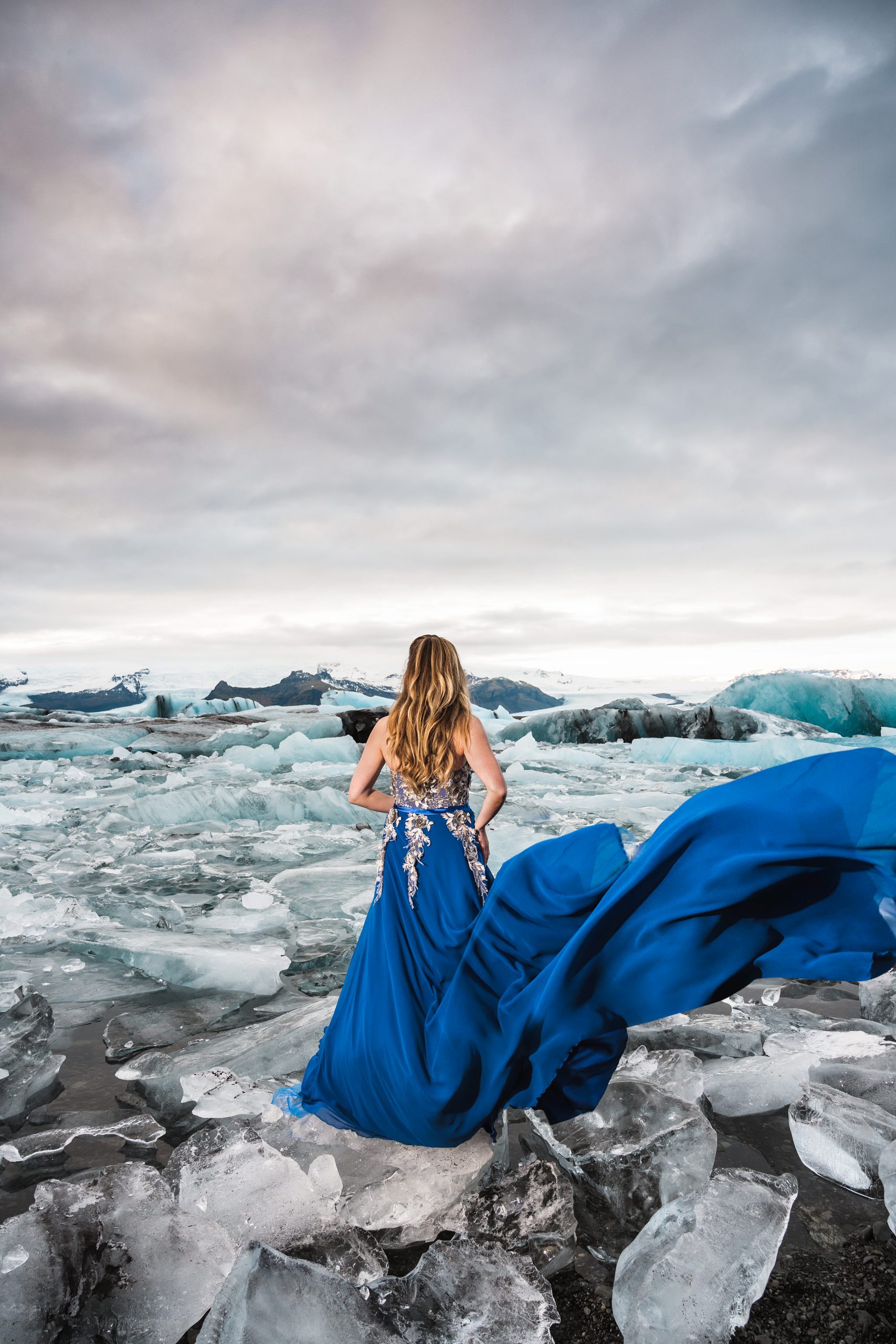 Winter pre-wedding shoot at the glacier lagoon in Iceland