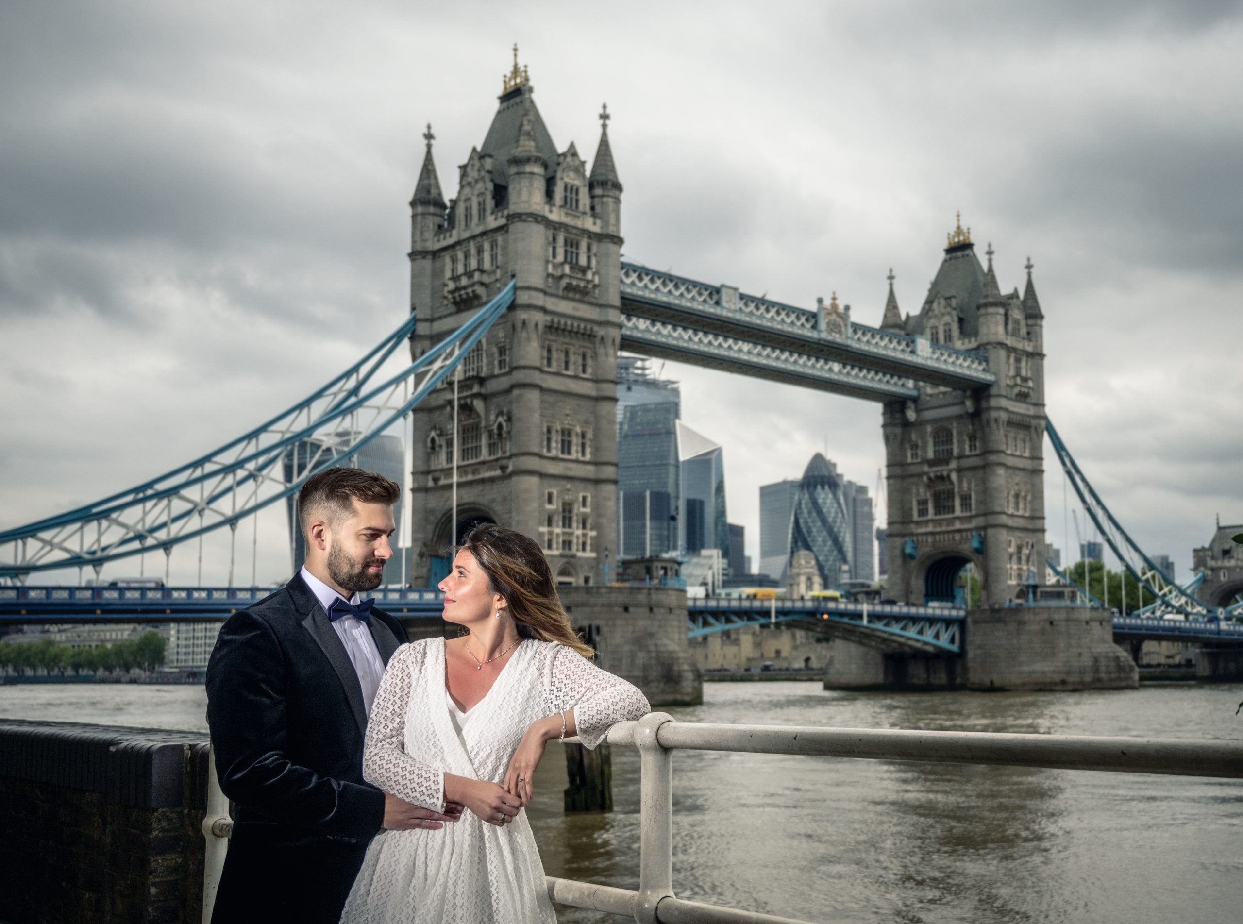 weddings at the shard London tower bridge in background 