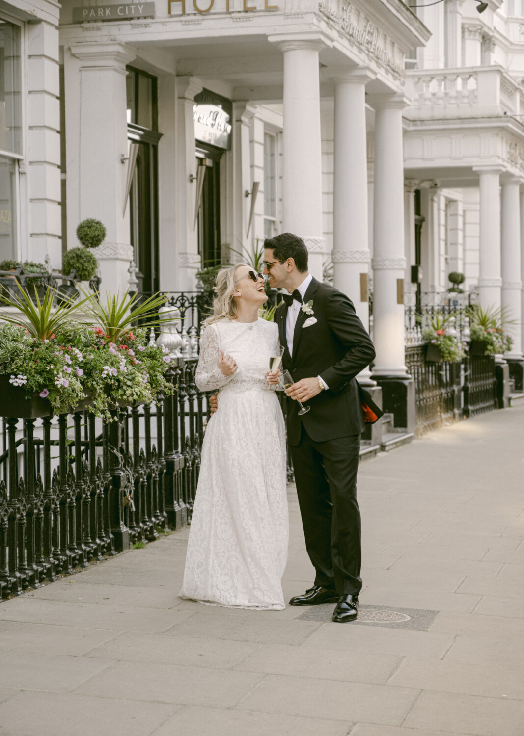 luxury wedding couple in knightsbridge london