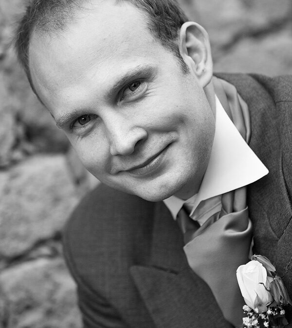 Hannah & Ian’s wedding at Godstone church and Coltsford Mill